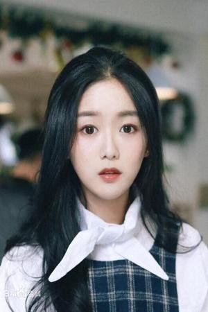 张馨月