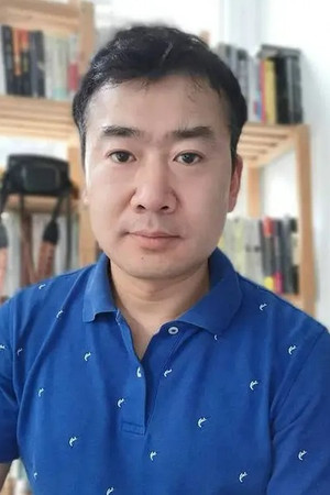 何晟铭