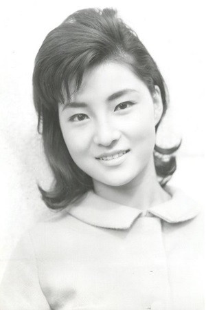 进千贺子