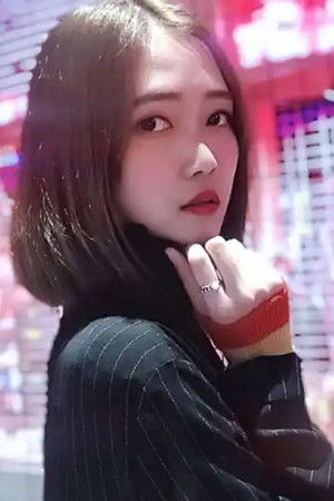 邓舒月