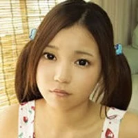 安達メイ