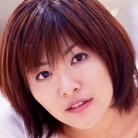 上村ひな