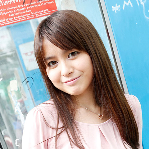 菜月アンナ