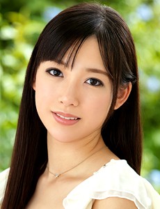 新川優衣