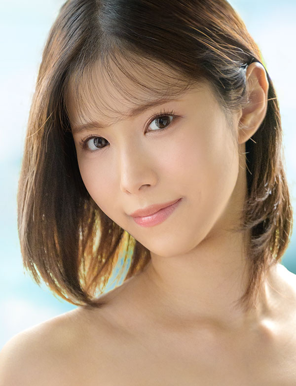 小泉なぎさ