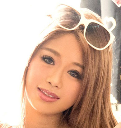 木崎レナ